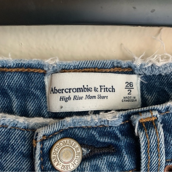 Abercrombie and Fitch High Rise Mom Shorts Size 26 - Picture 2 of 3